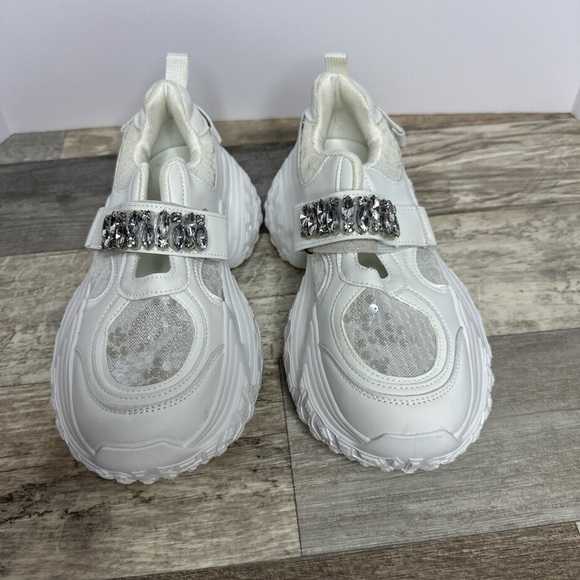 Youka White Shoes, Women 39 - Picture 2 of 7